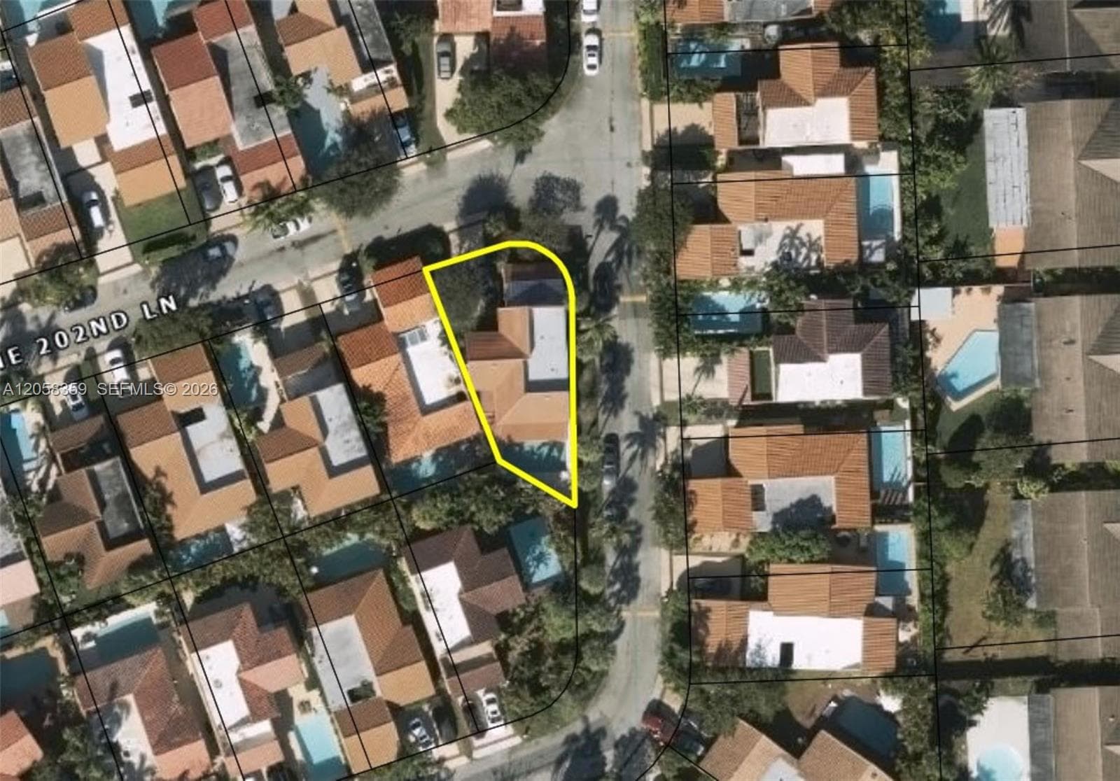 1066 NE 202nd Ln, Miami FL 33179