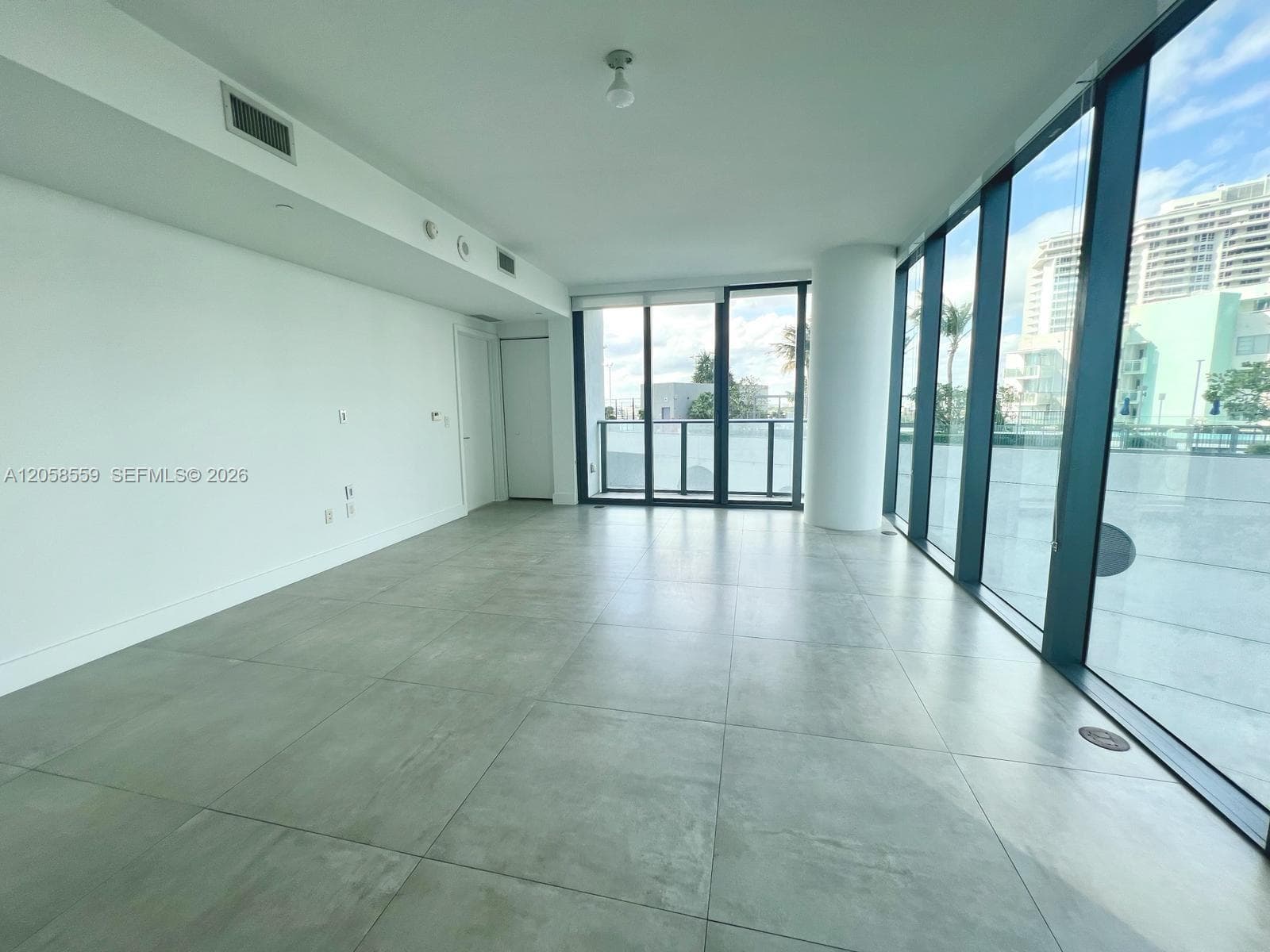 650 NE 32nd St # 908, Miami FL 33137
