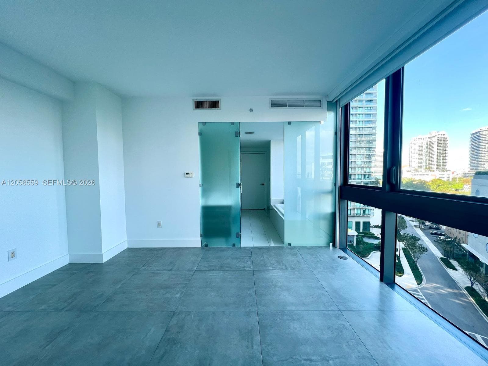 650 NE 32nd St # 908, Miami FL 33137