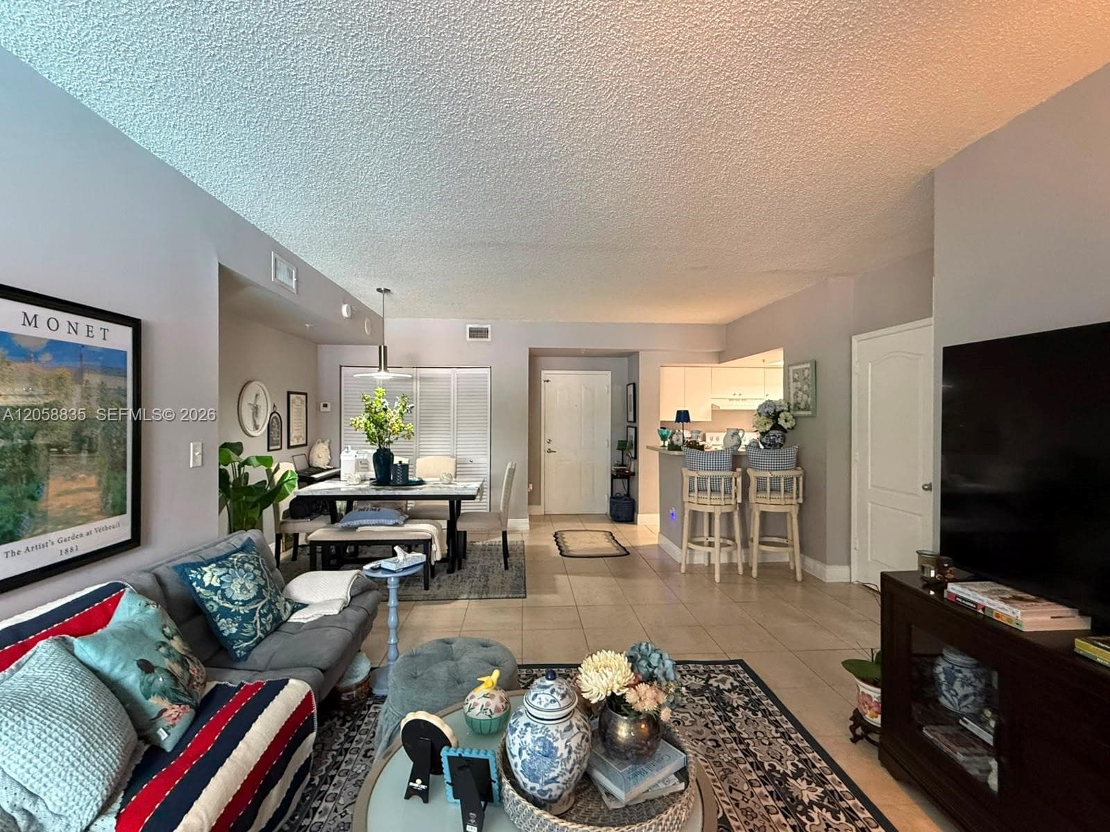 5085 NW 7th St # 406, Miami FL 33126