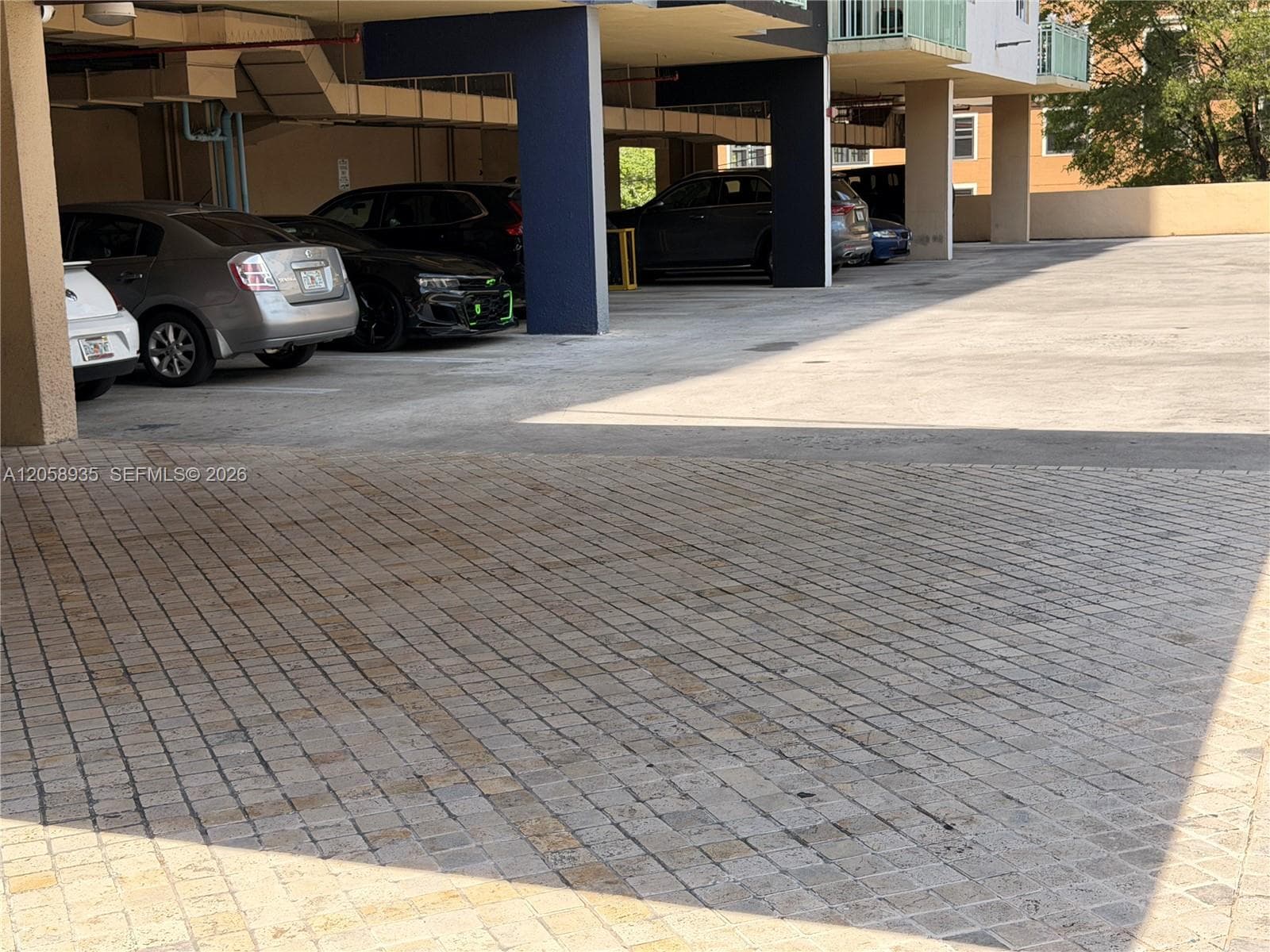 3500 Coral Way # 907, Miami FL 33145