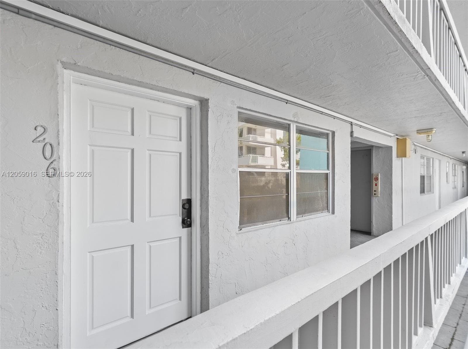 7620 Carlyle Ave # 206, Miami Beach FL 33141