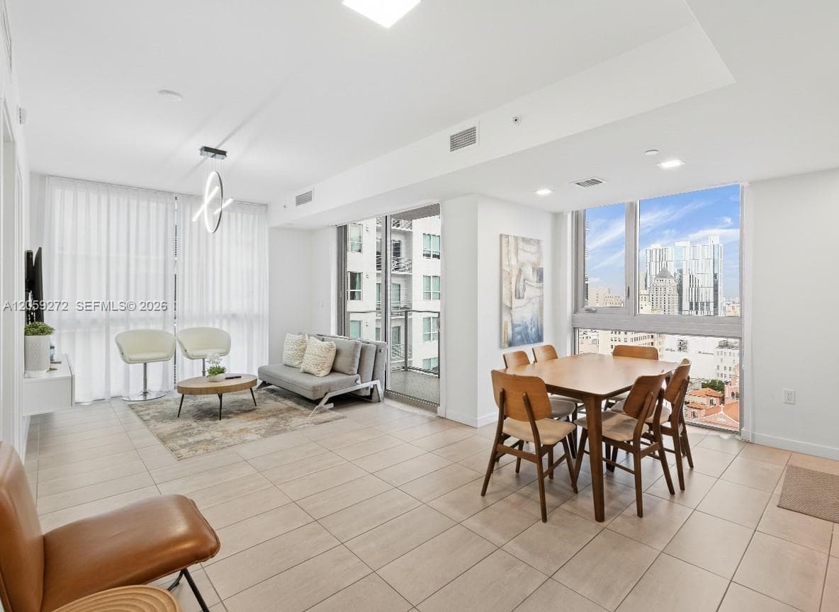 227 NE 2nd St # 2202, Miami FL 33132