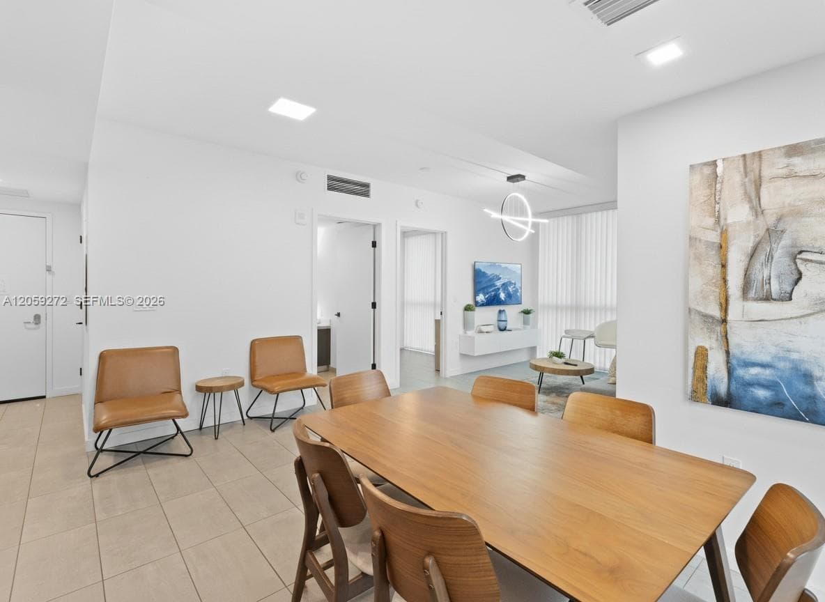 227 NE 2nd St # 2202, Miami FL 33132