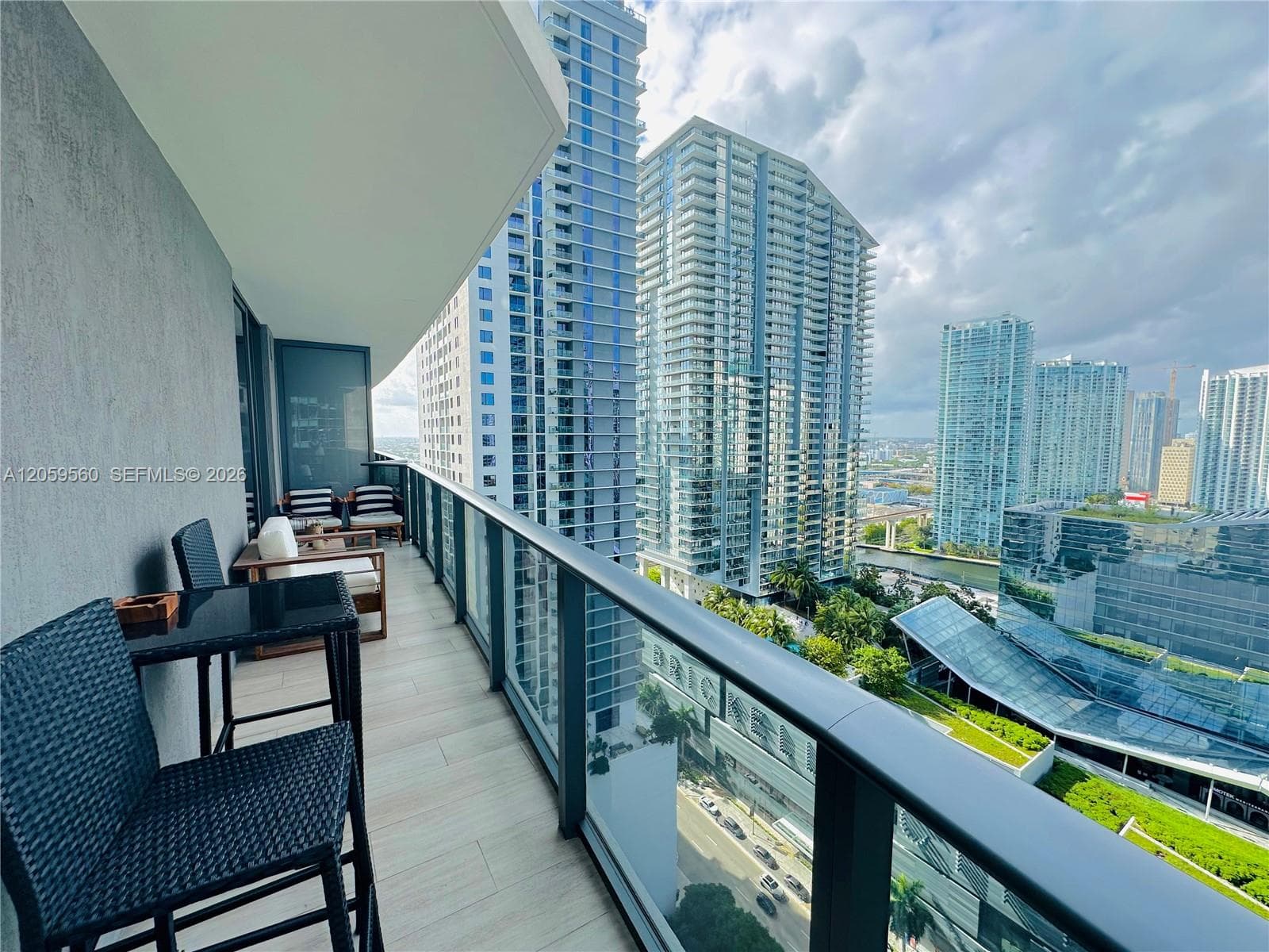 45 SW 9th St # 2501, Miami FL 33130