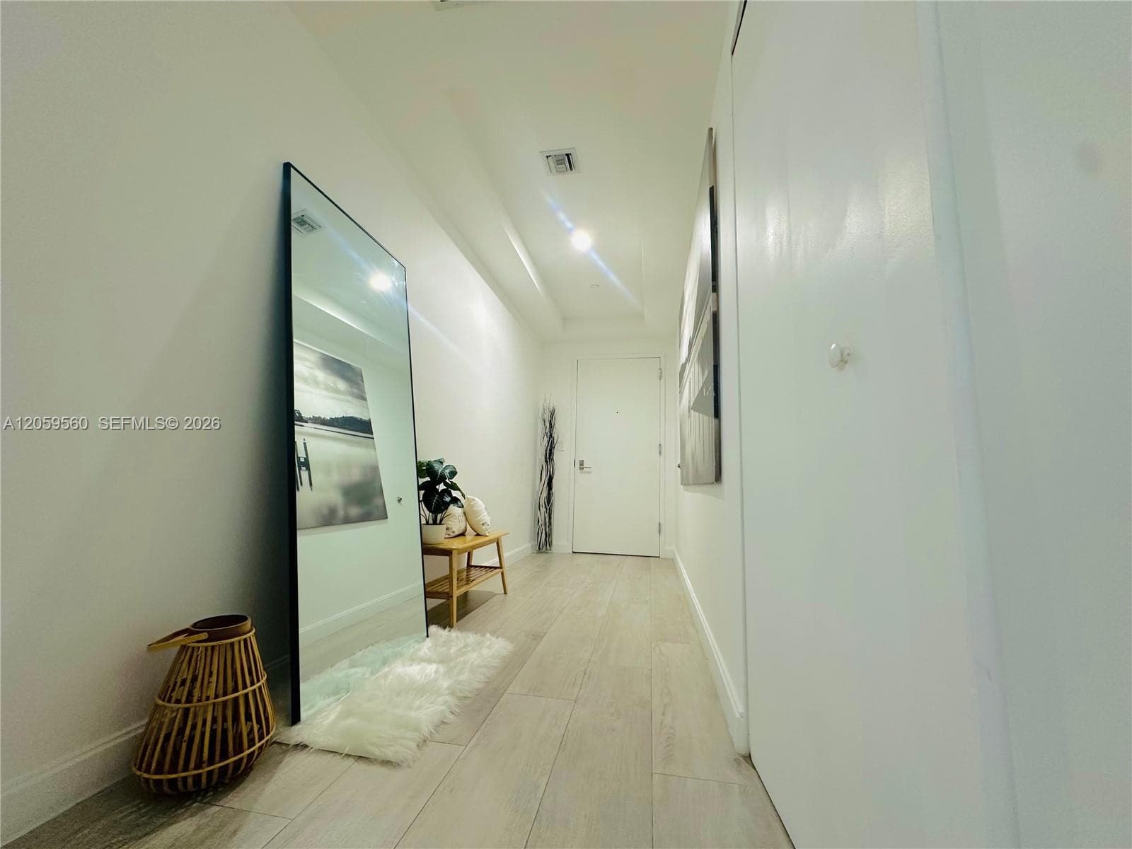 45 SW 9th St # 2501, Miami FL 33130