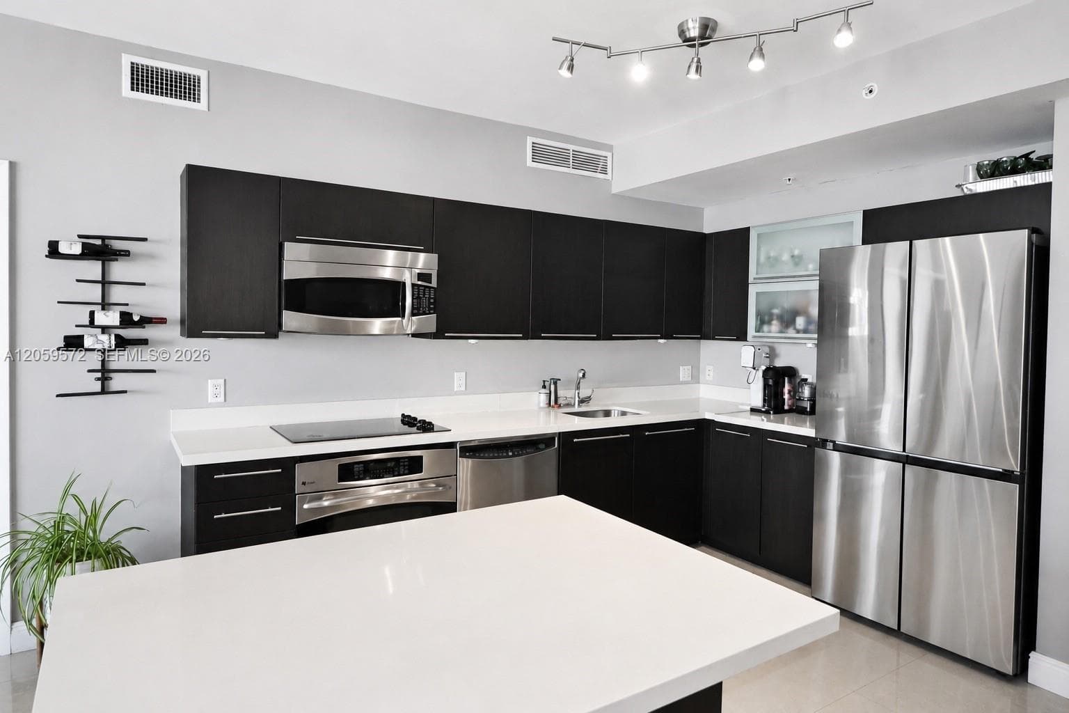 90 SW 3rd St # 3212, Miami FL 33130