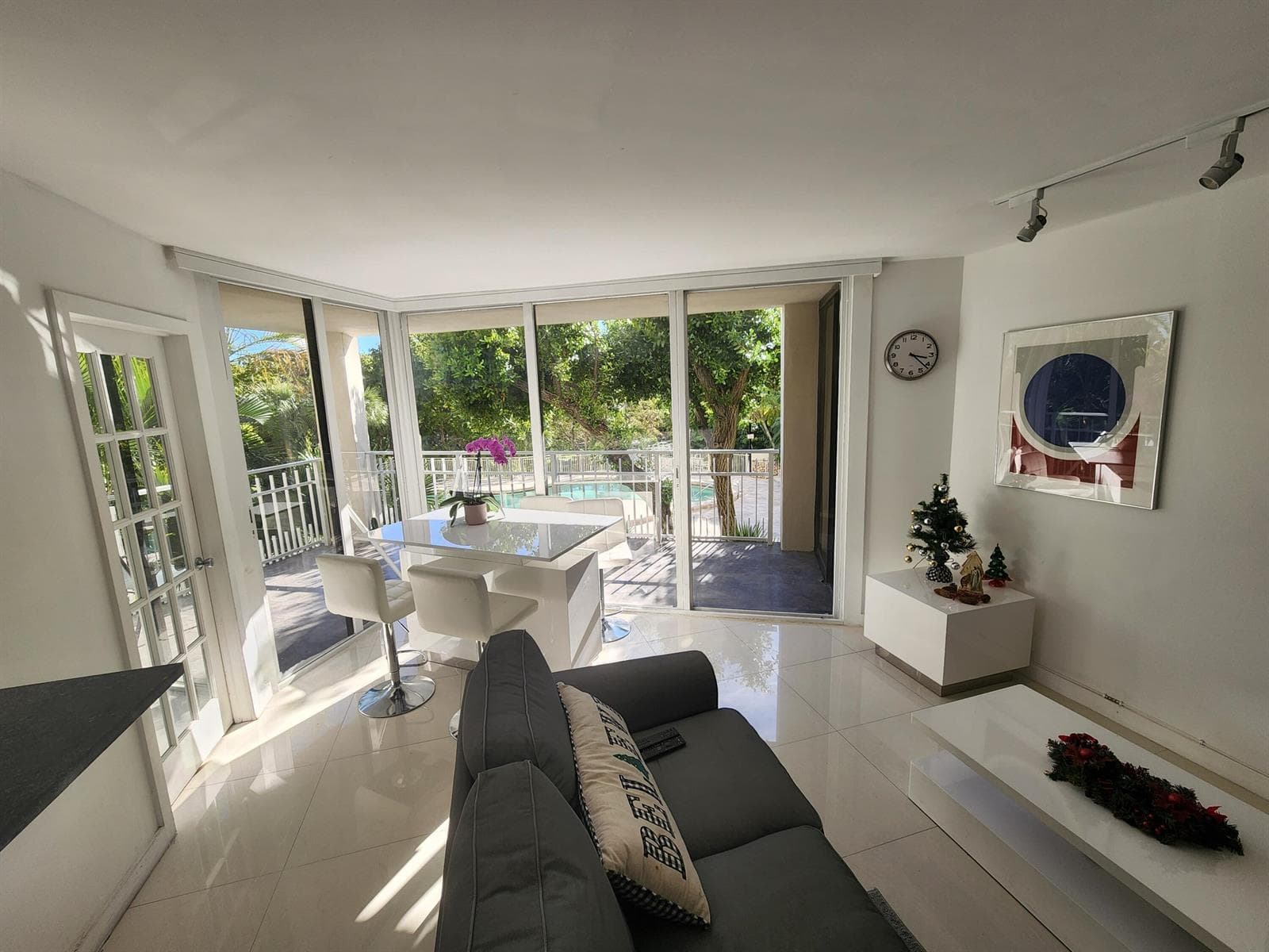 1000 Quayside Terrace # 408, Miami FL 33138