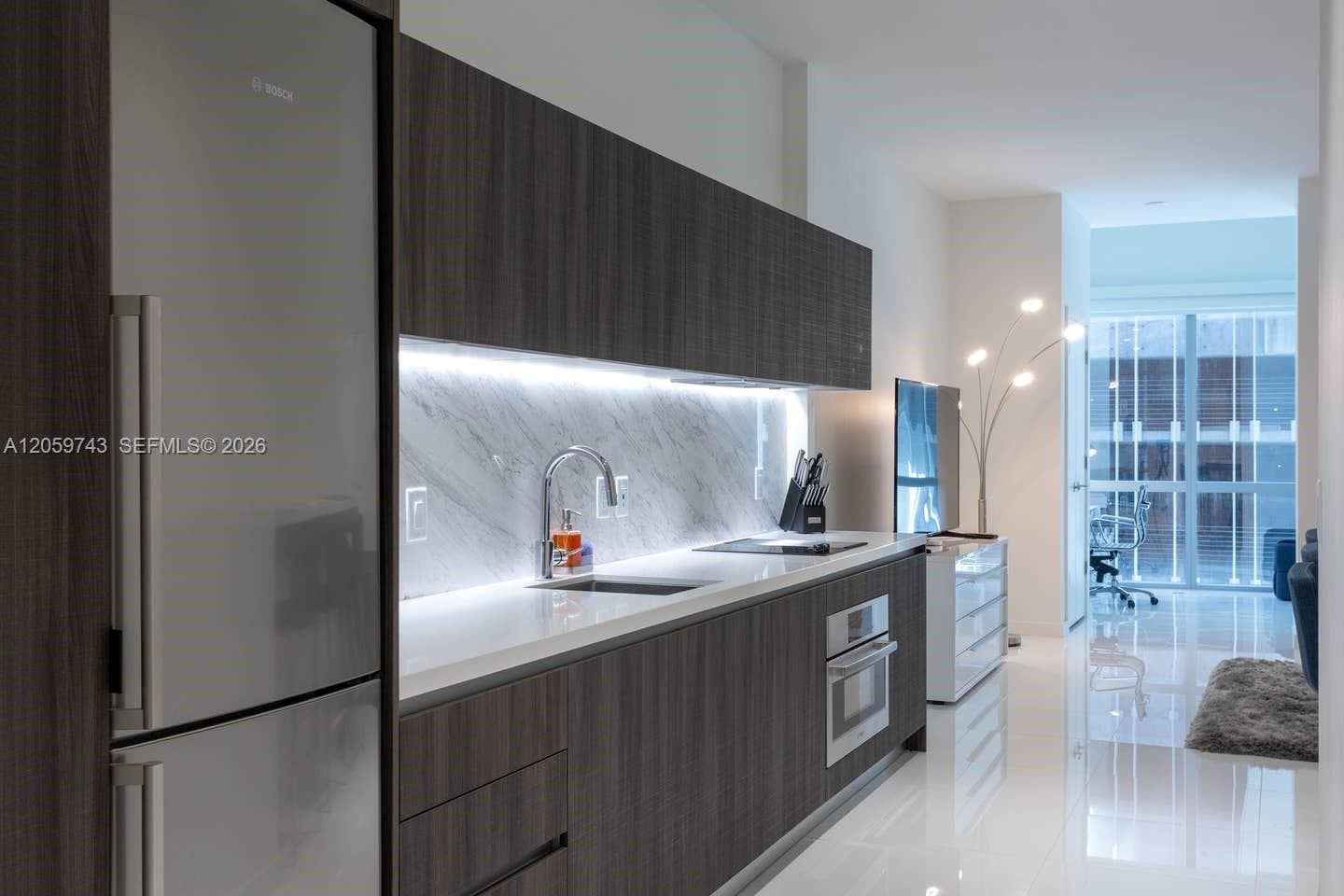 851 NE 1st Ave # 503, Miami FL 33132