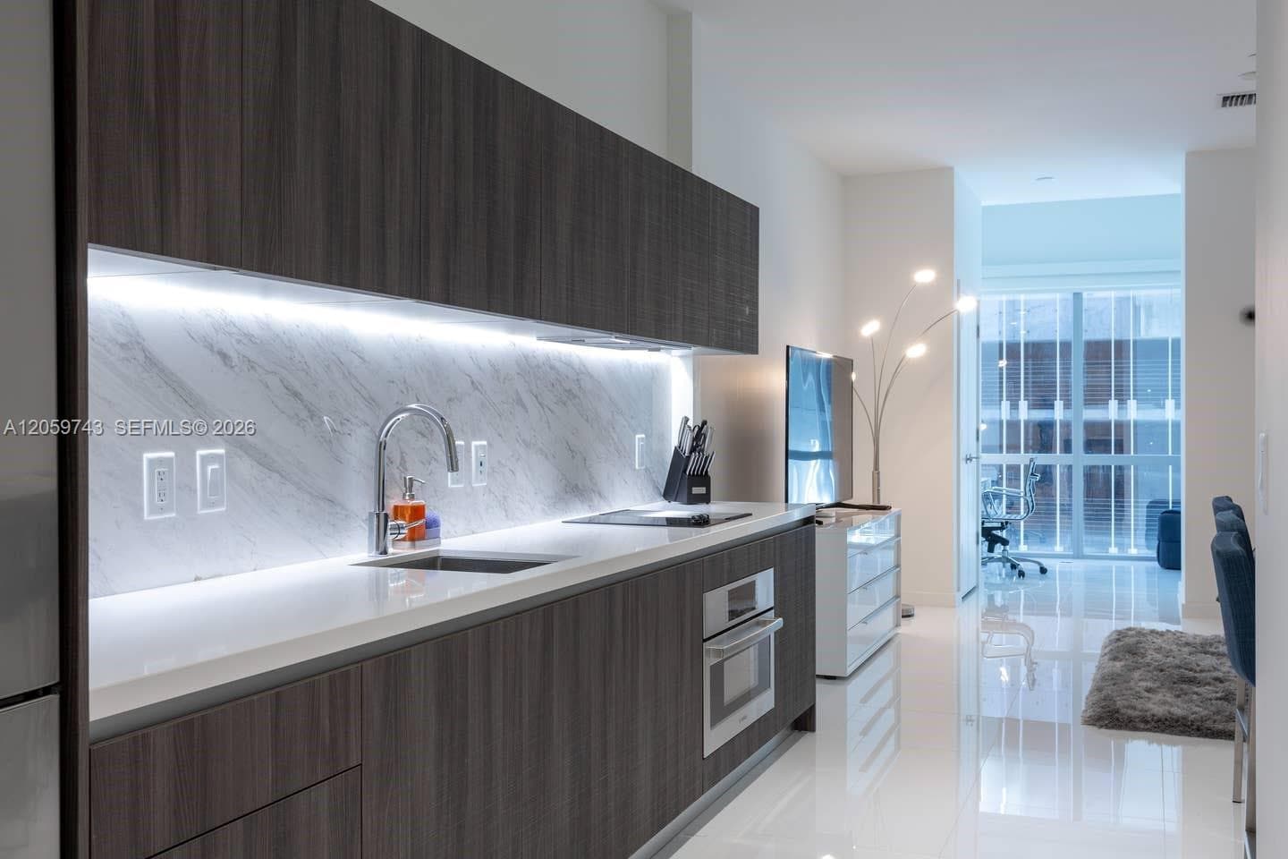 851 NE 1st Ave # 503, Miami FL 33132