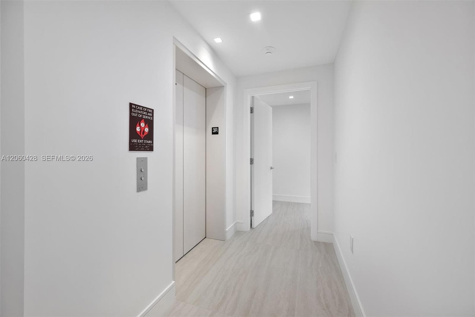 2411 Laguna Circle # 306, Miami FL 33181