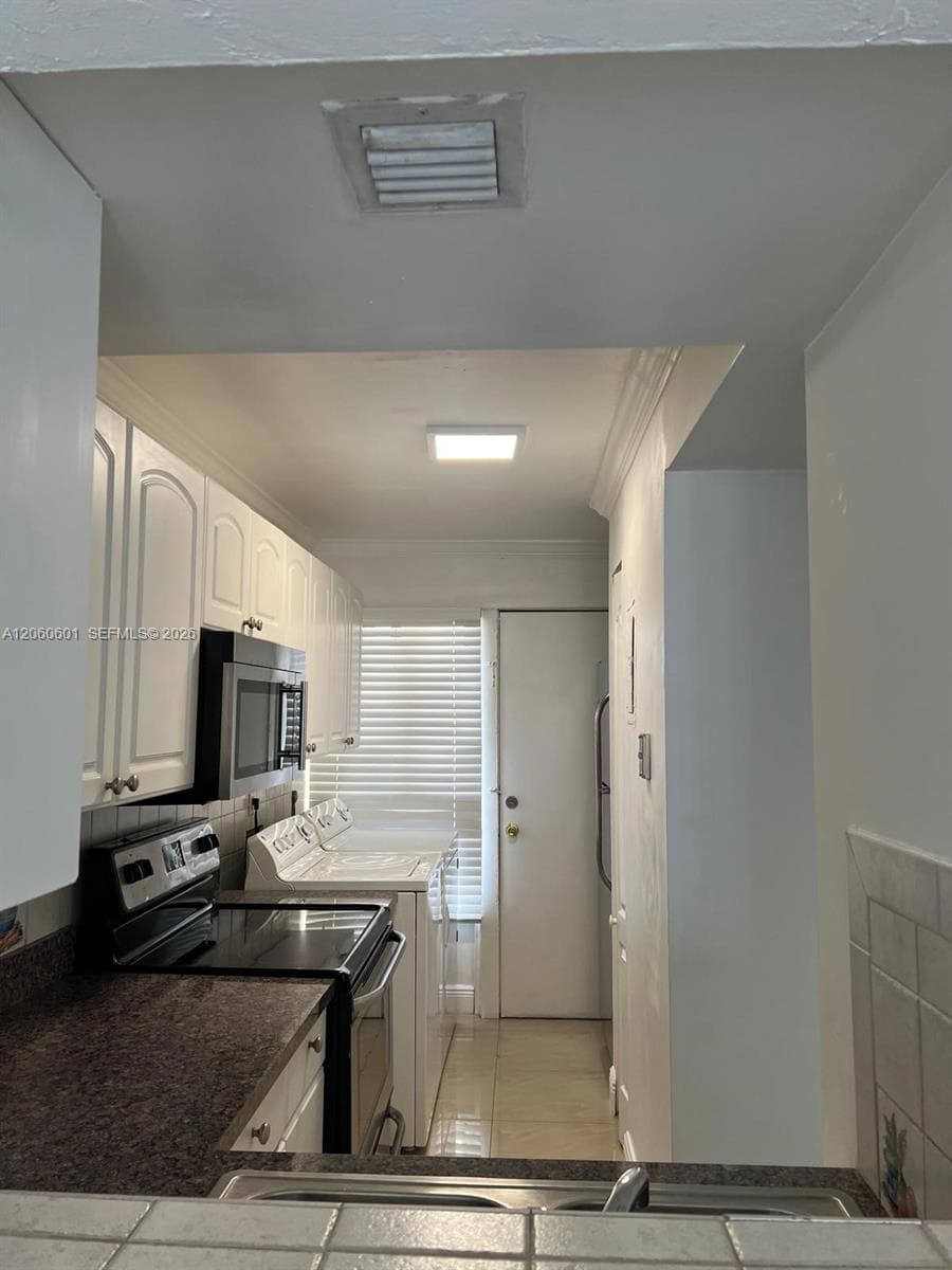 9210 Fontainebleau Blvd # 506, Miami FL 33172