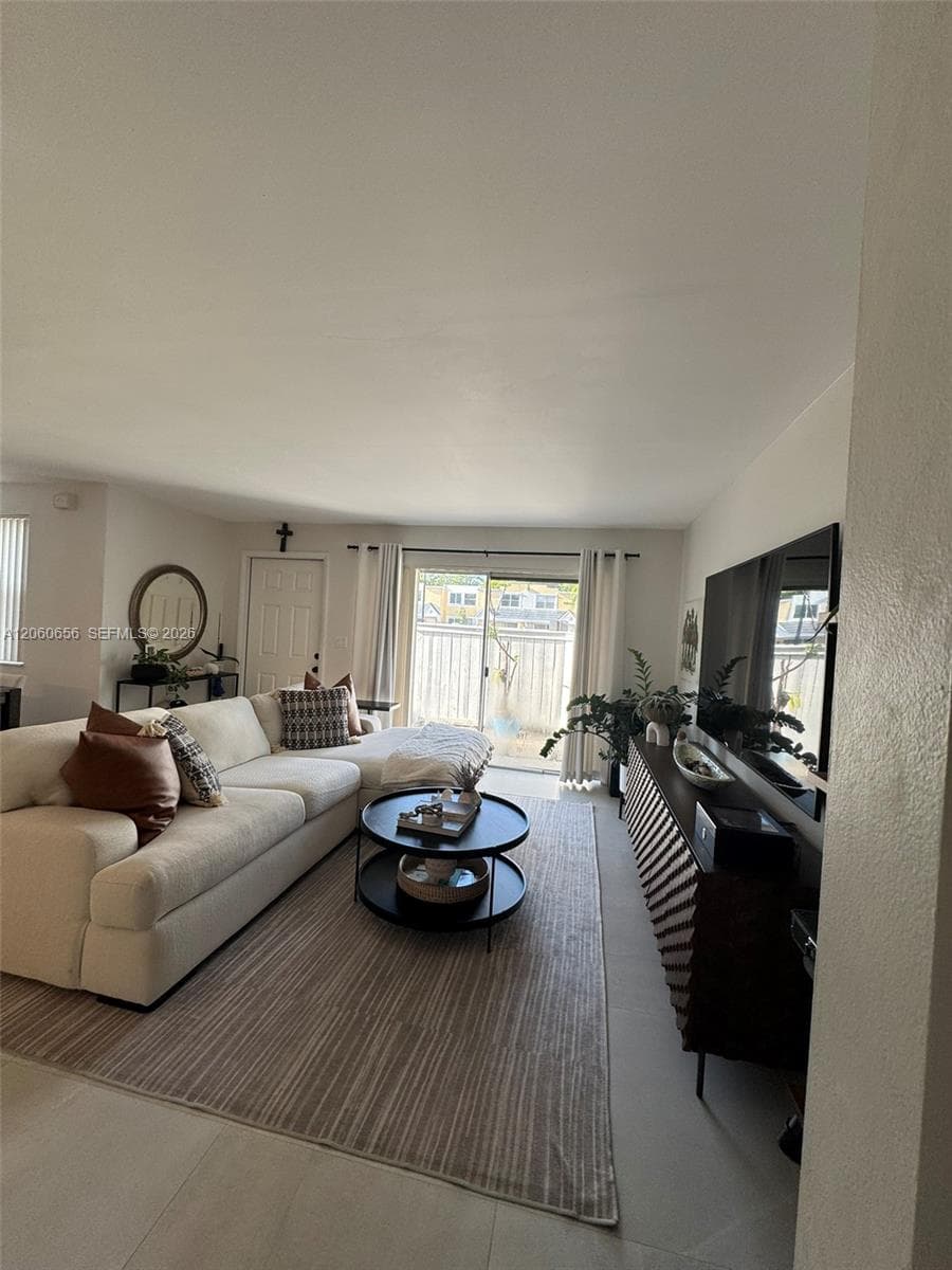 6845 SW 45th Ln # 10, Miami FL 33155
