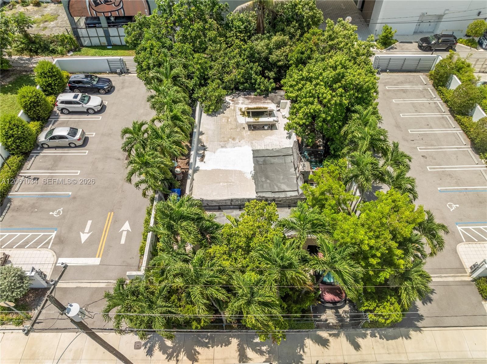 272 NW 37th St, Miami FL 33127