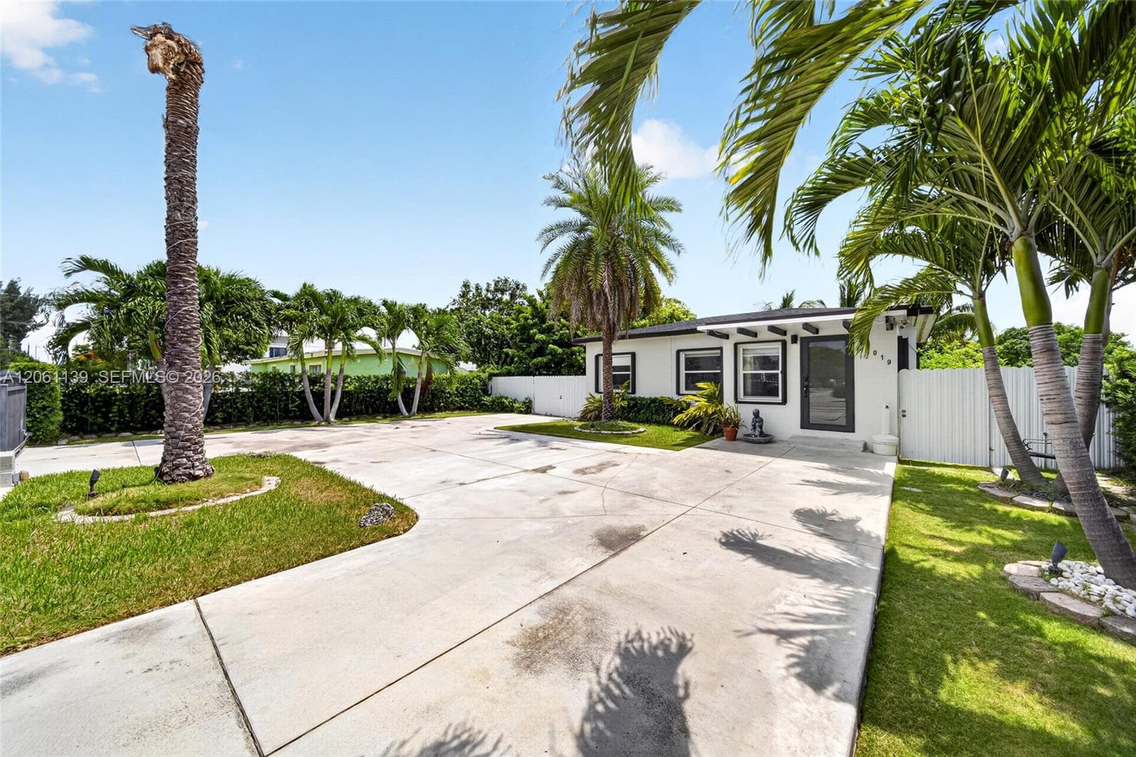 17019 SW 100th Ave, Miami FL 33157