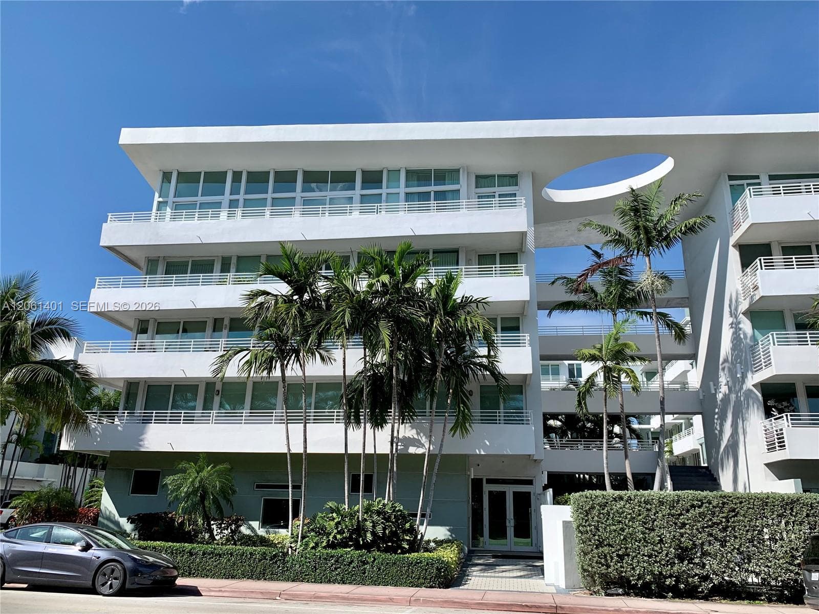 7800 Collins Ave # 309, Miami Beach FL 33141