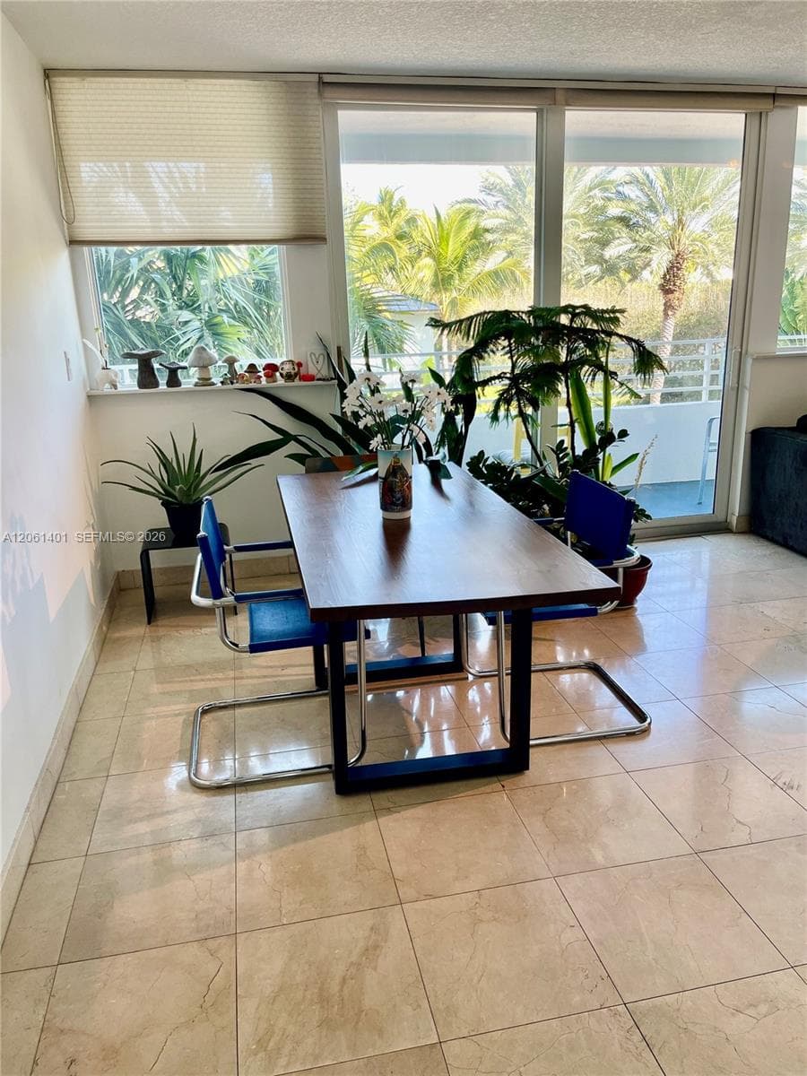 7800 Collins Ave # 309, Miami Beach FL 33141