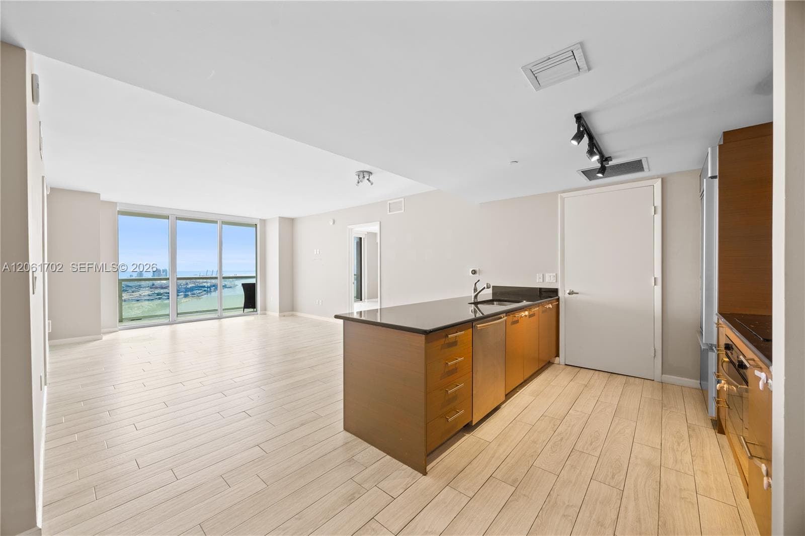 50 Biscayne Blvd # 4706, Miami FL 33132