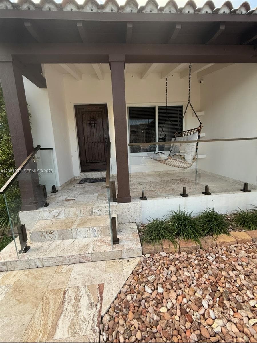 3722 Royal Palm Ave, Miami Beach FL 33140
