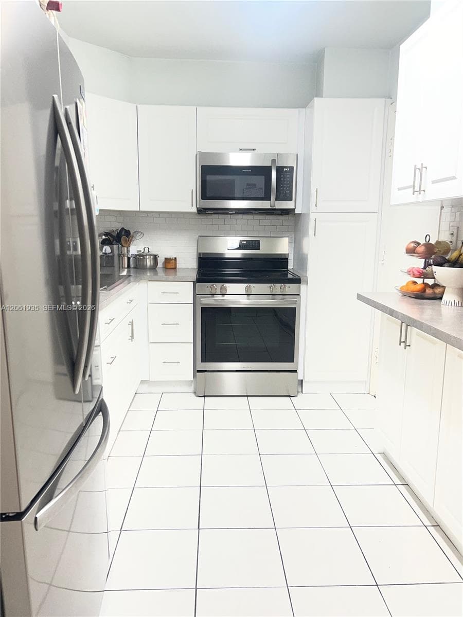 5005 Collins Ave # 518, Miami Beach FL 33140