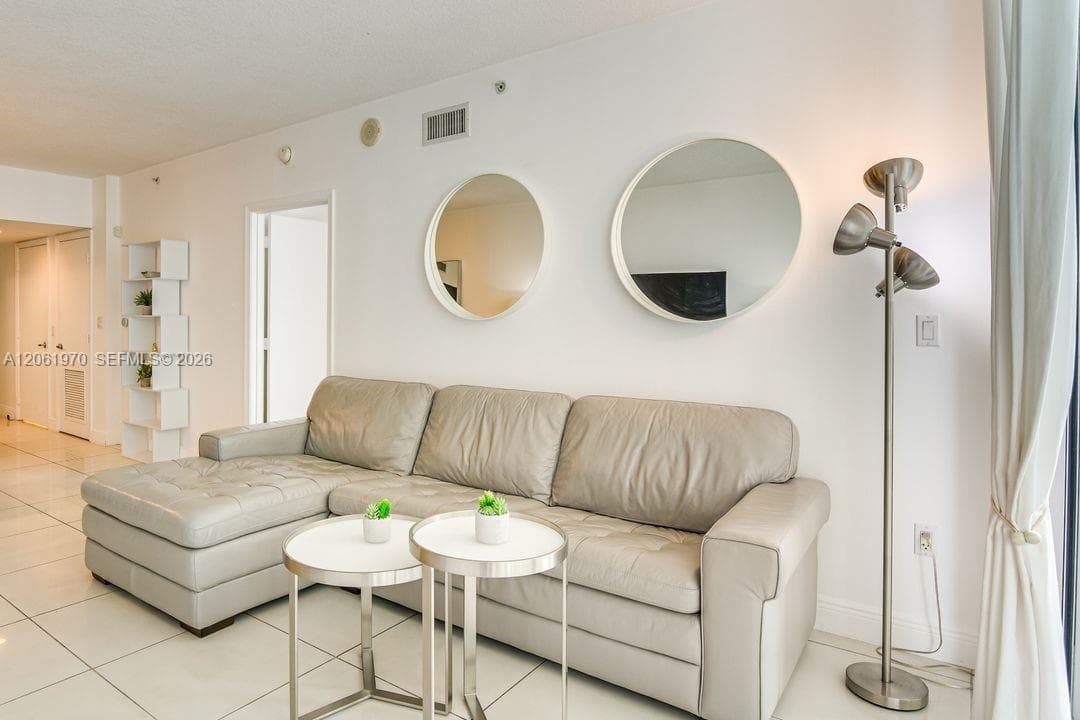 1750 N Bayshore Dr # 1909, Miami FL 33132