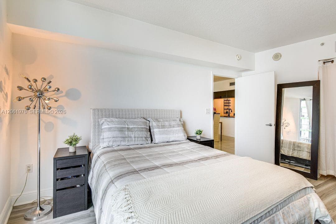 1750 N Bayshore Dr # 1909, Miami FL 33132