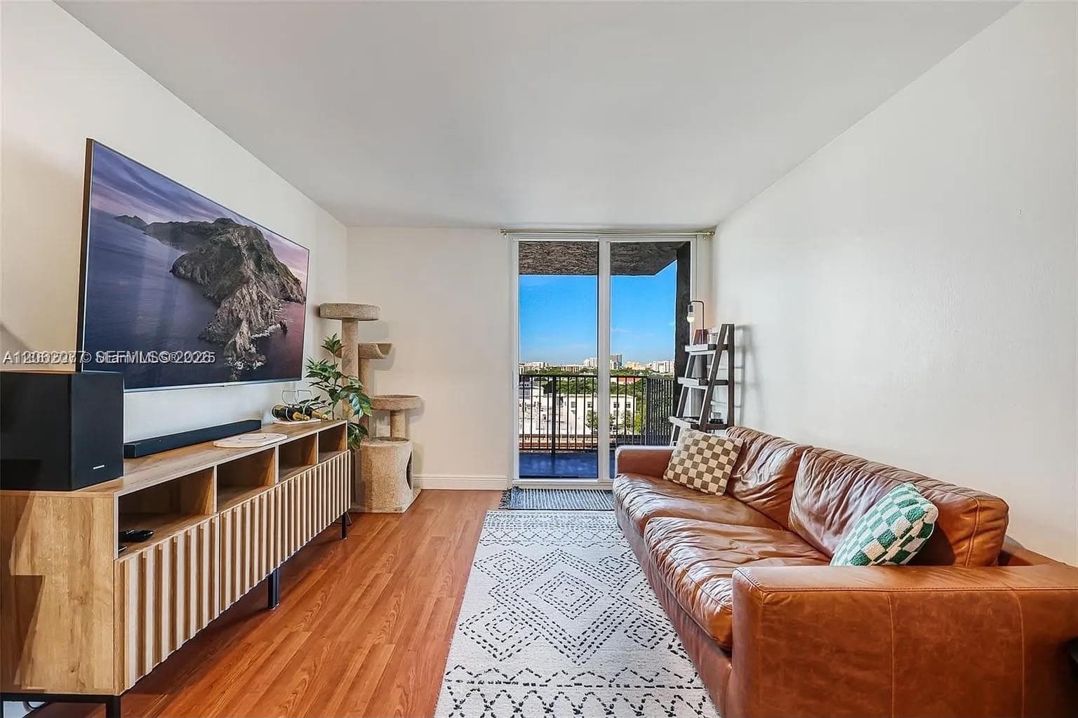 850 N Miami Ave # 906, Miami FL 33136