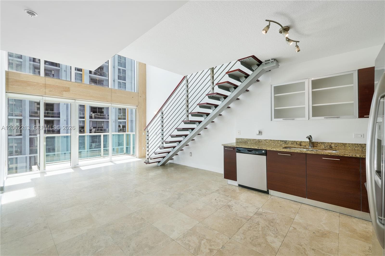 41 SE 5th St # 906, Miami FL 33131