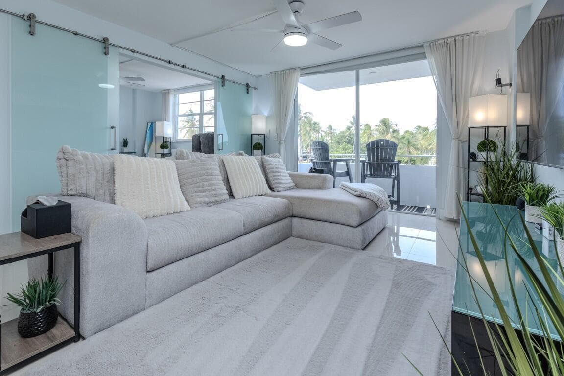 465 OCEAN Drive # 320, Miami Beach FL 33139