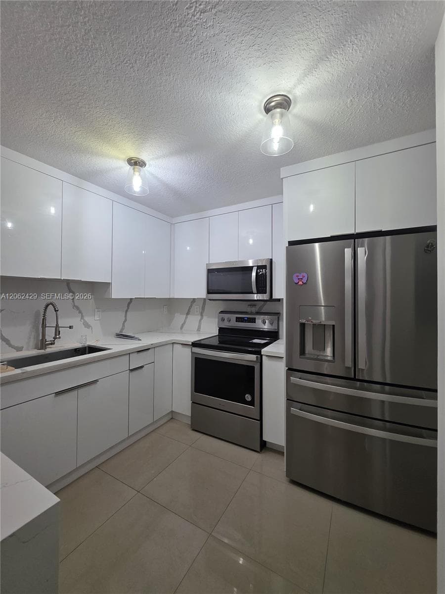 6201 SW 116th Pl # D, Miami FL 33173