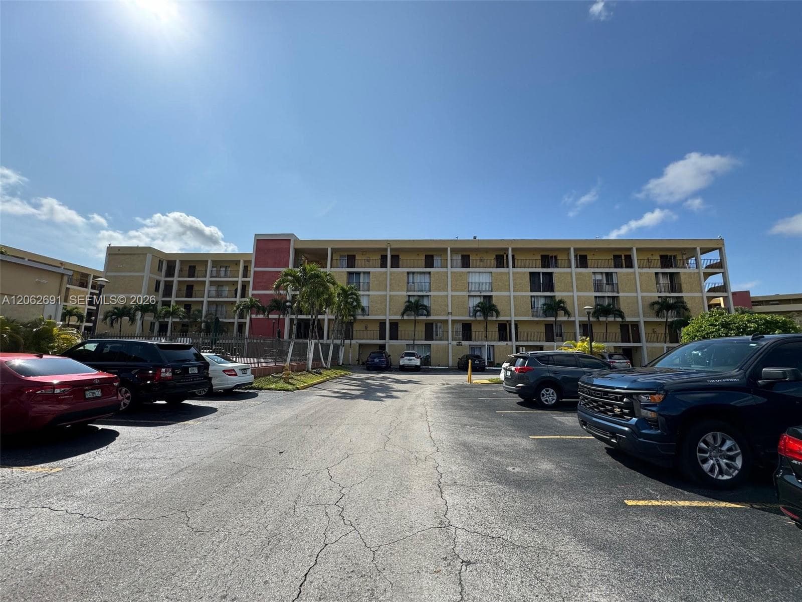 9240 Fontainebleau Blvd # 204, Miami FL 33172