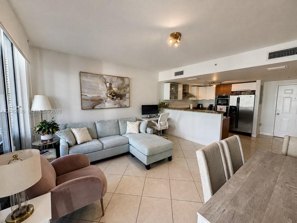 170 SE 14th St # 2007, Miami FL 33131