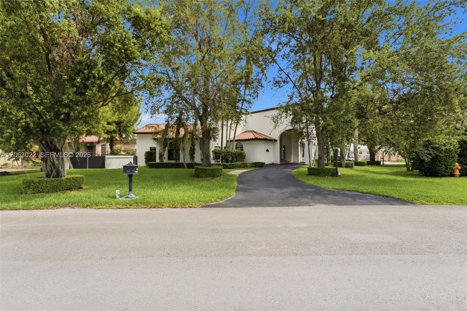 8215 Grand Canal Dr, Miami FL 33144