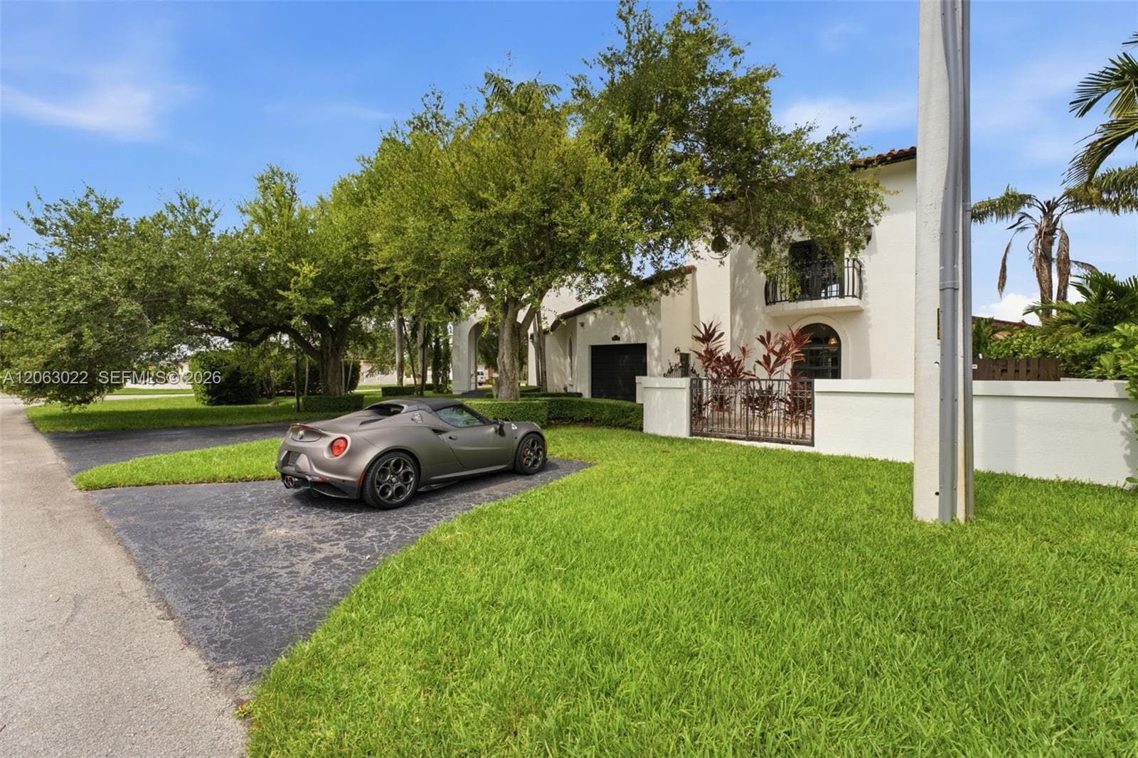 8215 Grand Canal Dr, Miami FL 33144