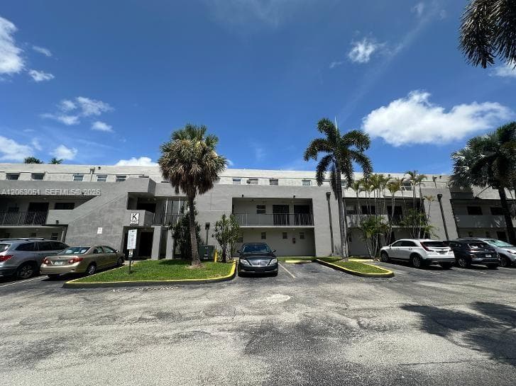 220 NW 87th Ave # K108, Miami FL 33172
