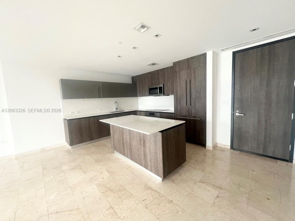 68 SE 6th St # 3810, Miami FL 33131