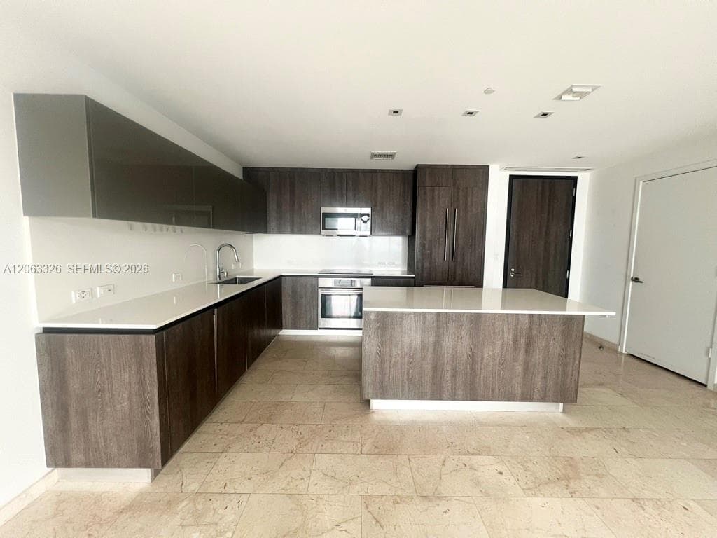 68 SE 6th St # 3810, Miami FL 33131