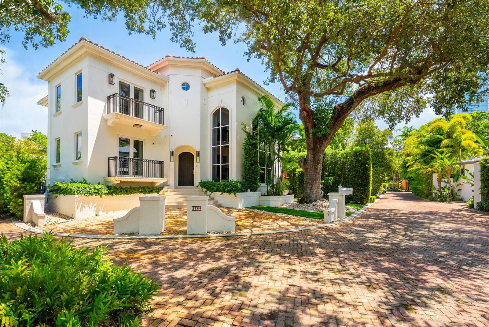 2765 Brickell Court, Miami FL 33129