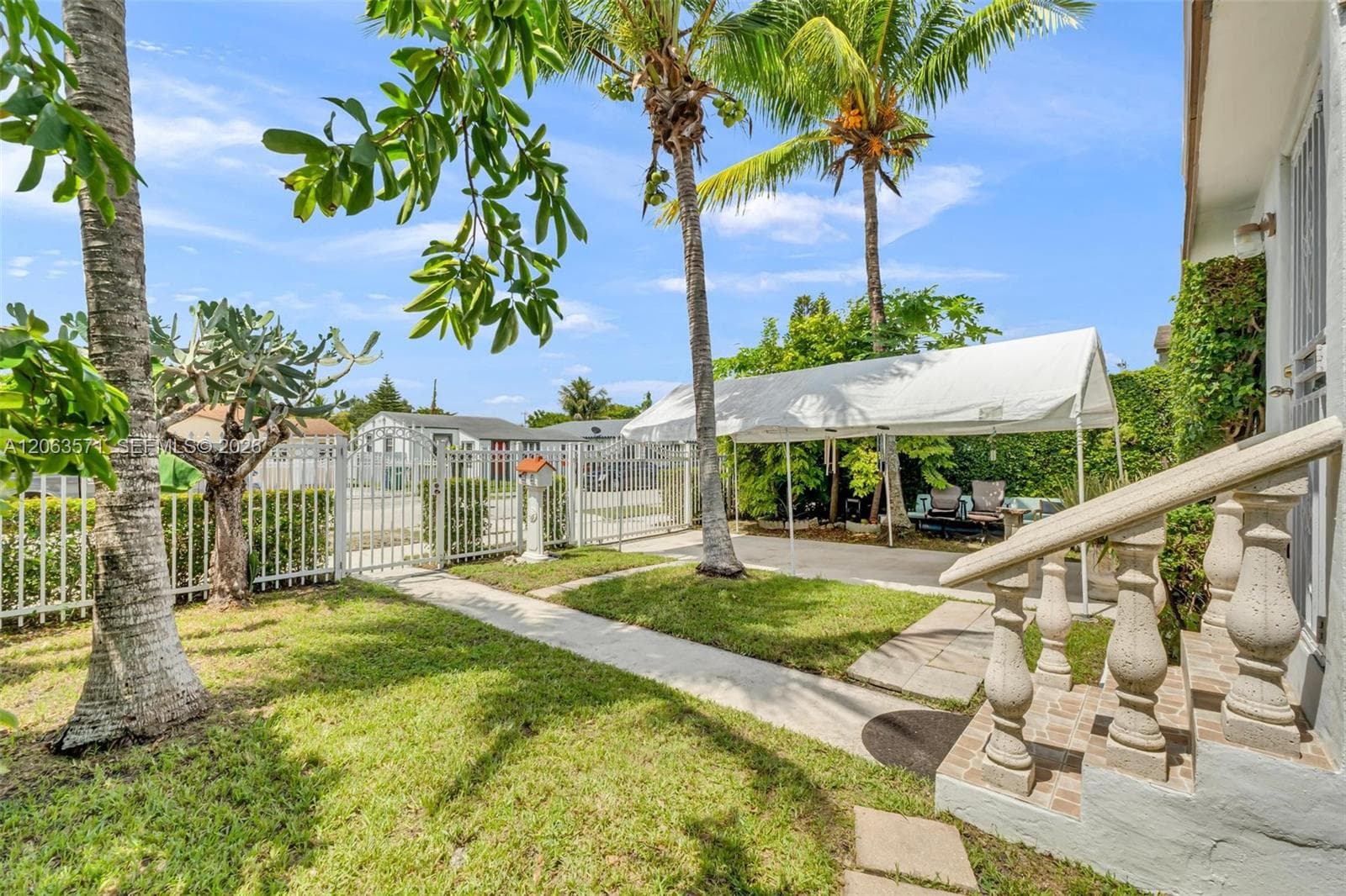 2001 NW 51st St, Miami FL 33142