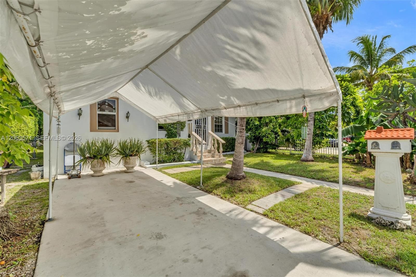 2001 NW 51st St, Miami FL 33142