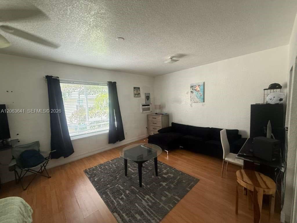 820 Euclid Ave # 206, Miami Beach FL 33139