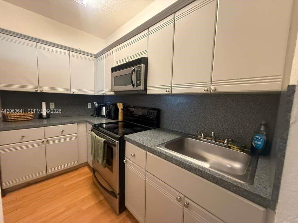 820 Euclid Ave # 206, Miami Beach FL 33139