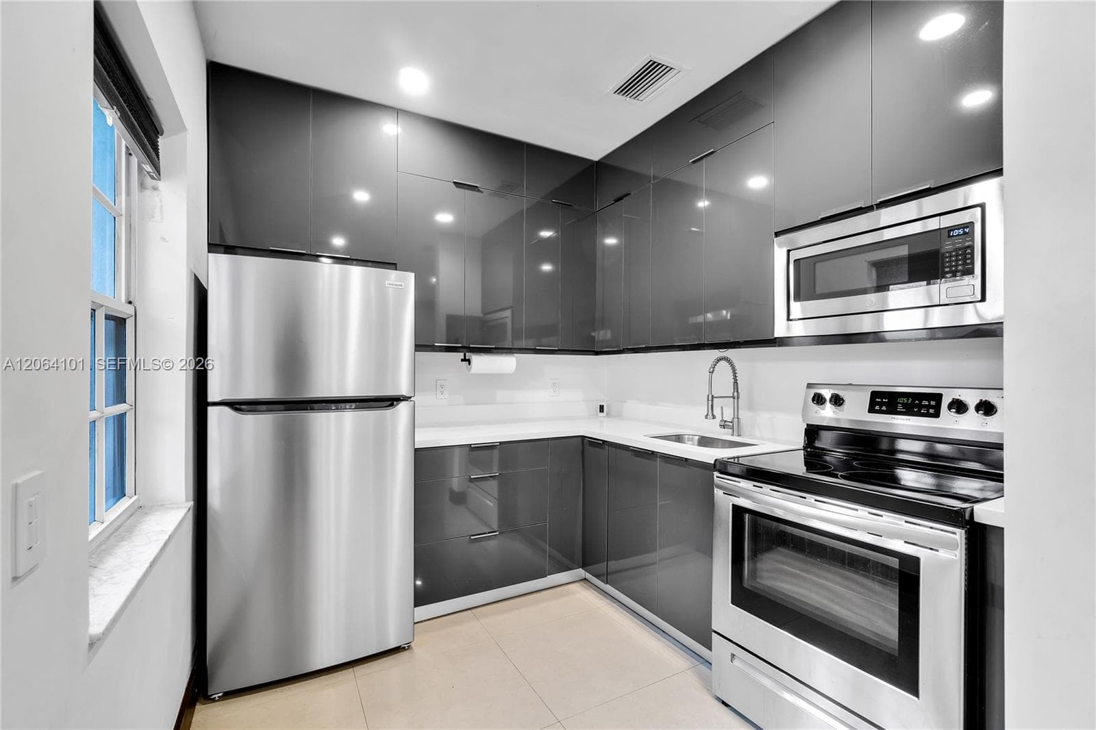8335 E Crespi Blvd # 4, Miami Beach FL 33141