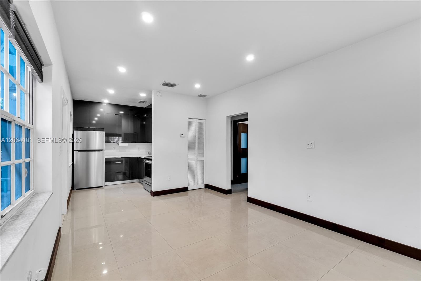 8335 E Crespi Blvd # 4, Miami Beach FL 33141