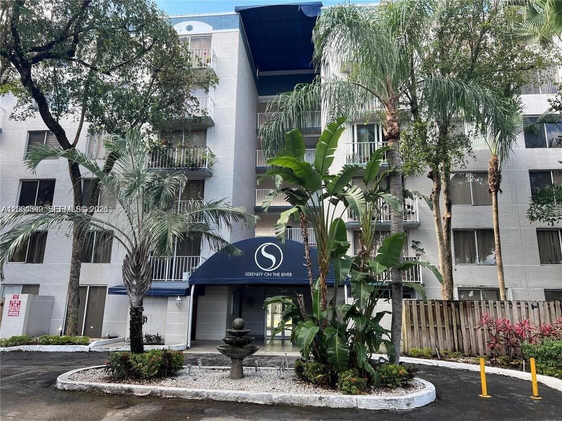 1740 NW N River Dr # 419, Miami FL 33125