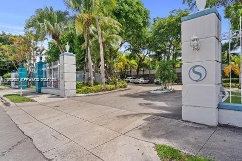 1740 NW N River Dr # 419, Miami FL 33125