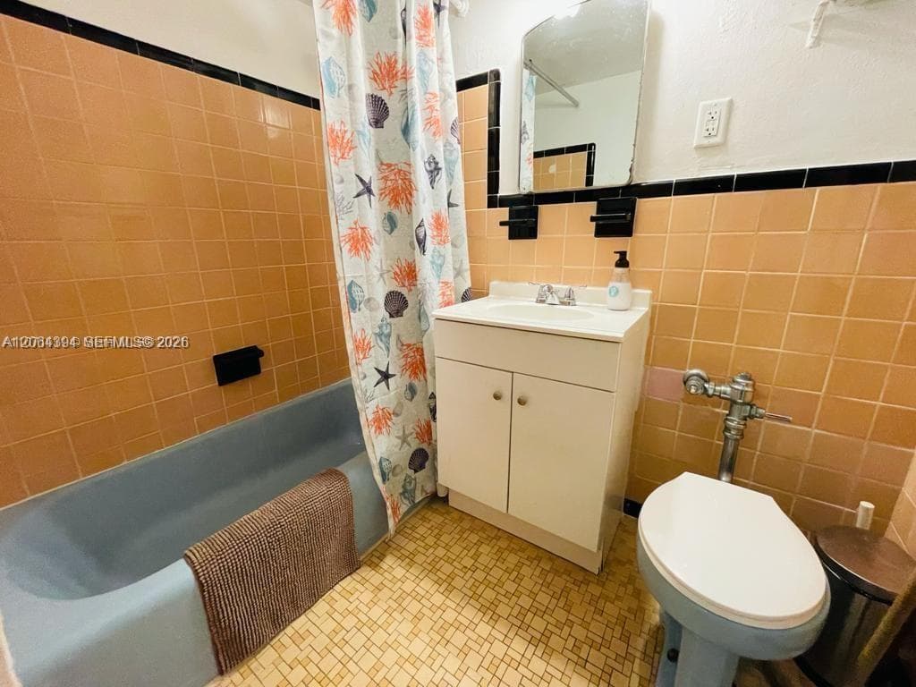 6484 iIndian Creek # 111, Miami Beach FL 33141