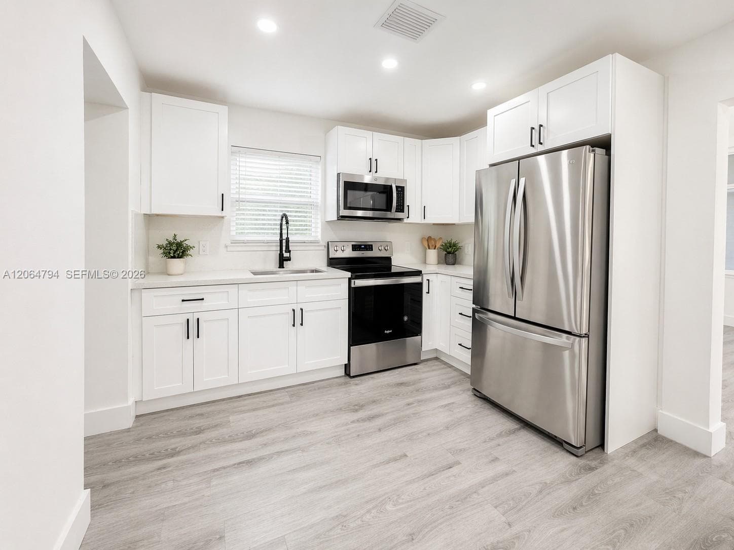 736 NW 41st St, Miami FL 33127