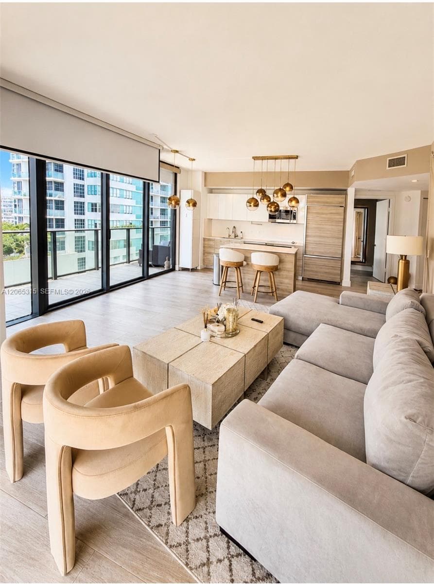 121 NE 34th St # 904, Miami FL 33137
