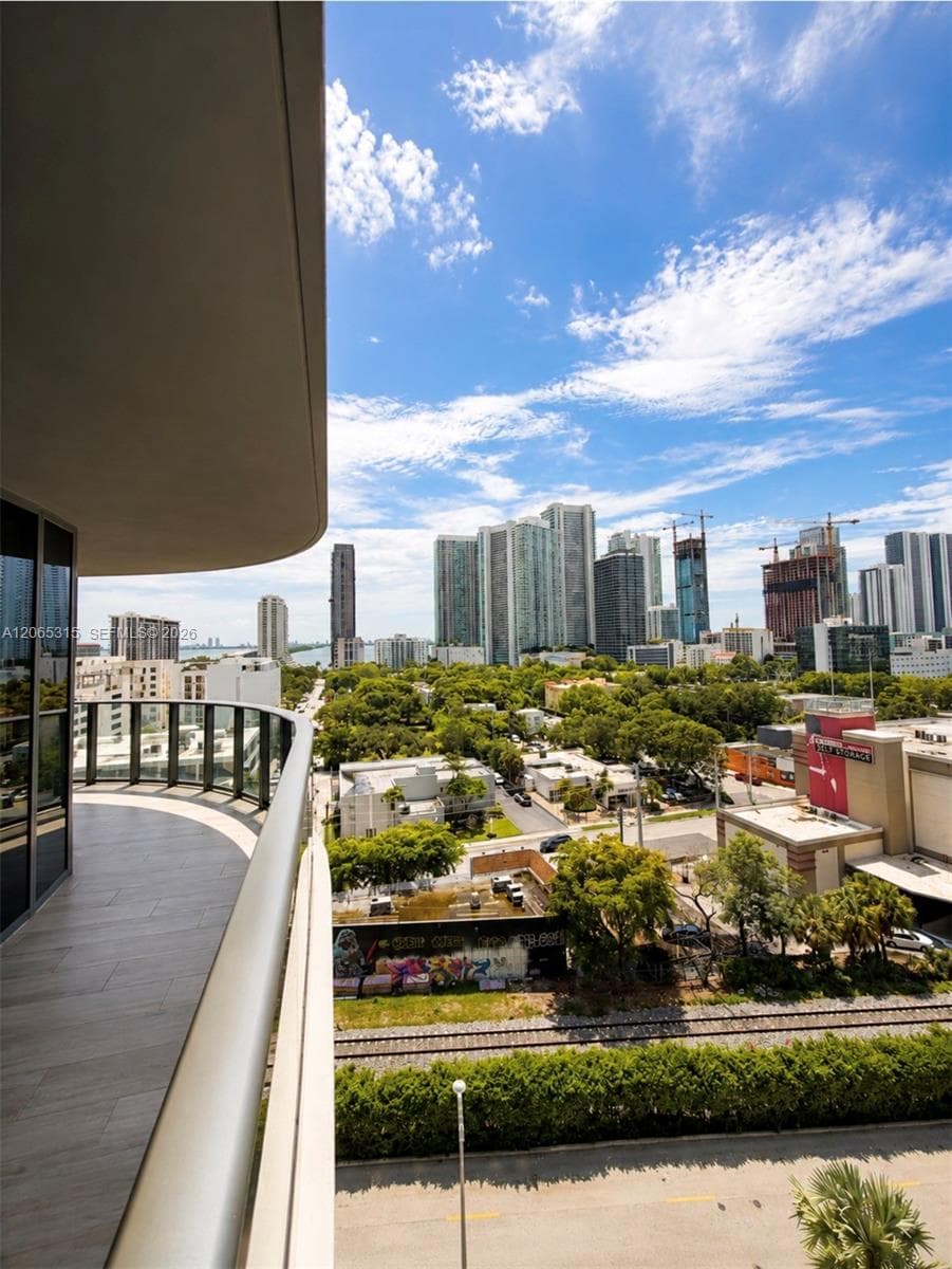 121 NE 34th St # 904, Miami FL 33137